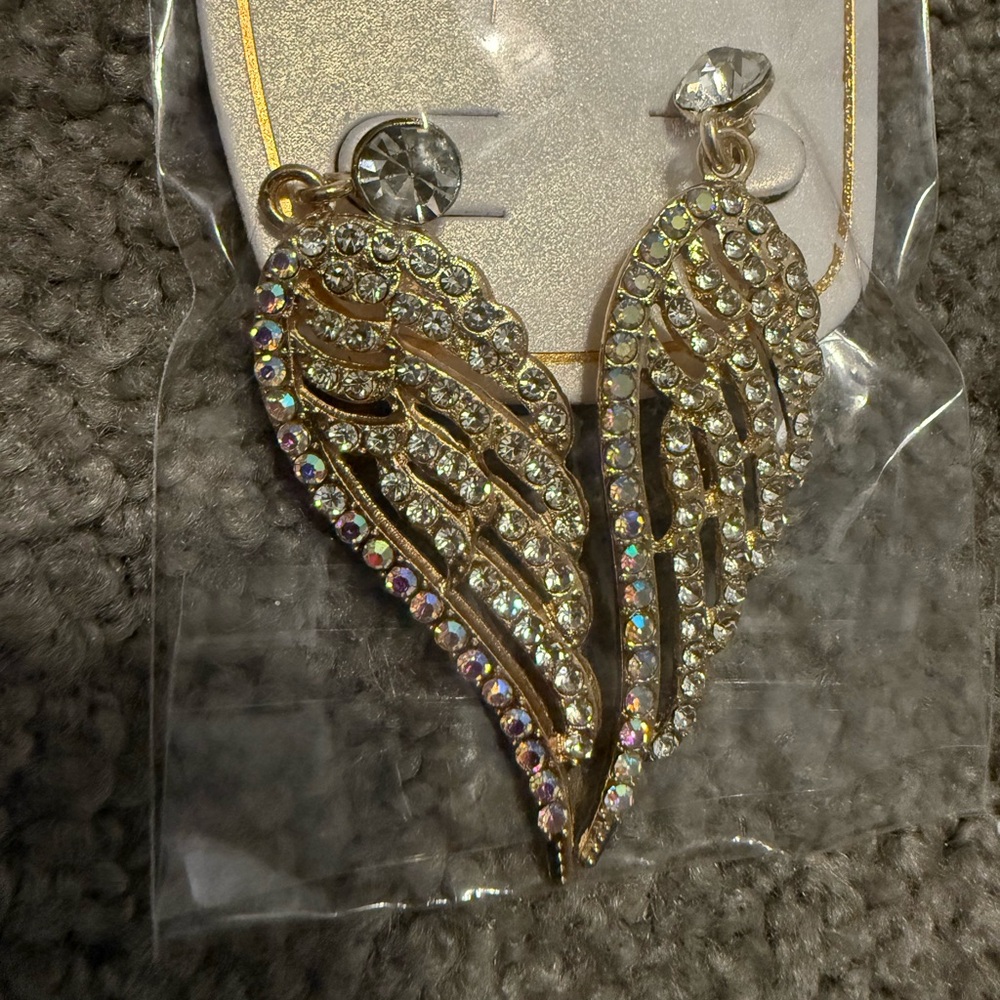 Brand new Angel Wing Stud Earrings - Picture 2 of 3